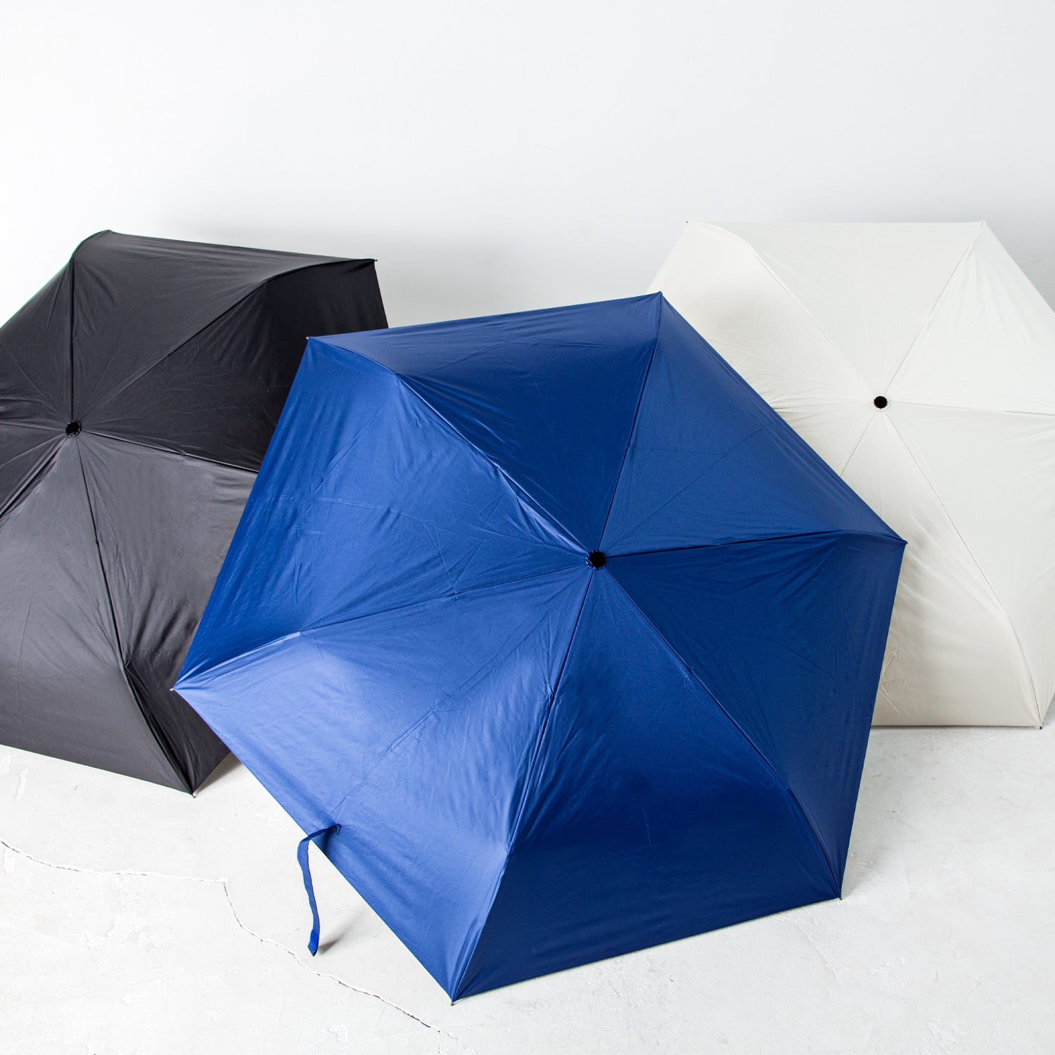Waterfront] Official mail order for folding umbrellas that have